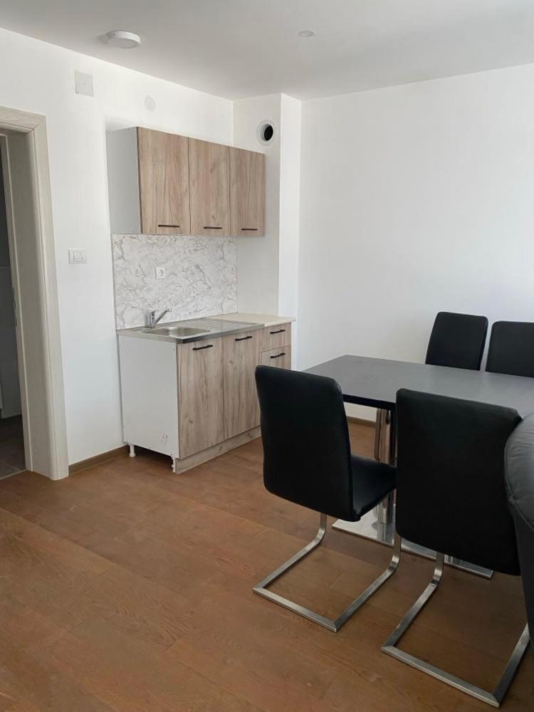 Sandra Apartmani Vrsac Exteriör bild