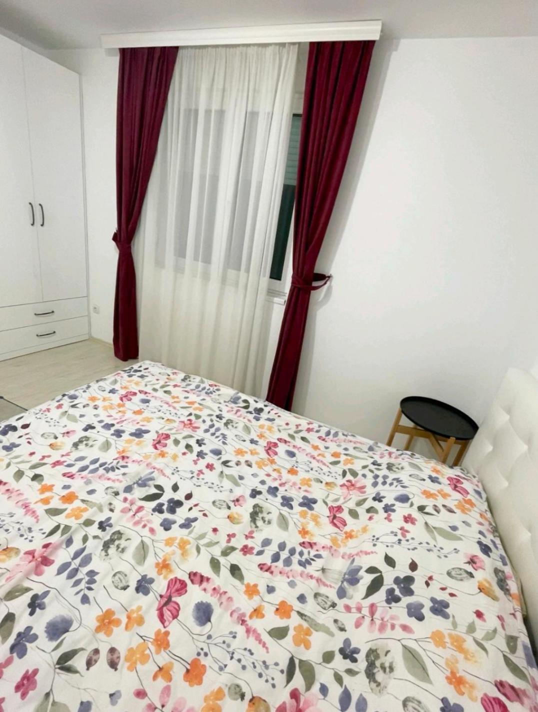 Sandra Apartmani Vrsac Exteriör bild